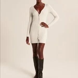 🤍Abercrombie & Fitch Button Down V Neck Sweater Mini Dress